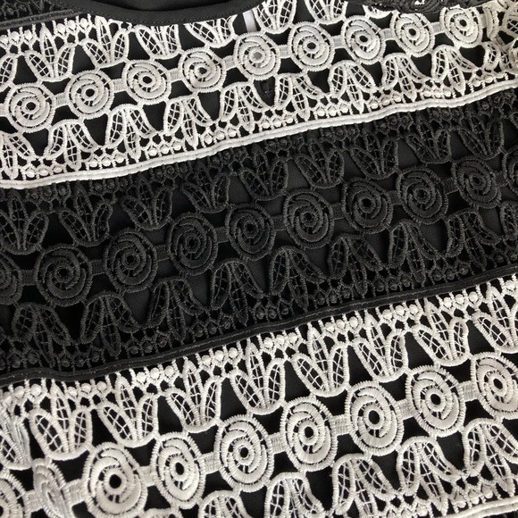 Jealous Tomato Stripped Crochet Cropped Top Size Small - Picture 6 of 11